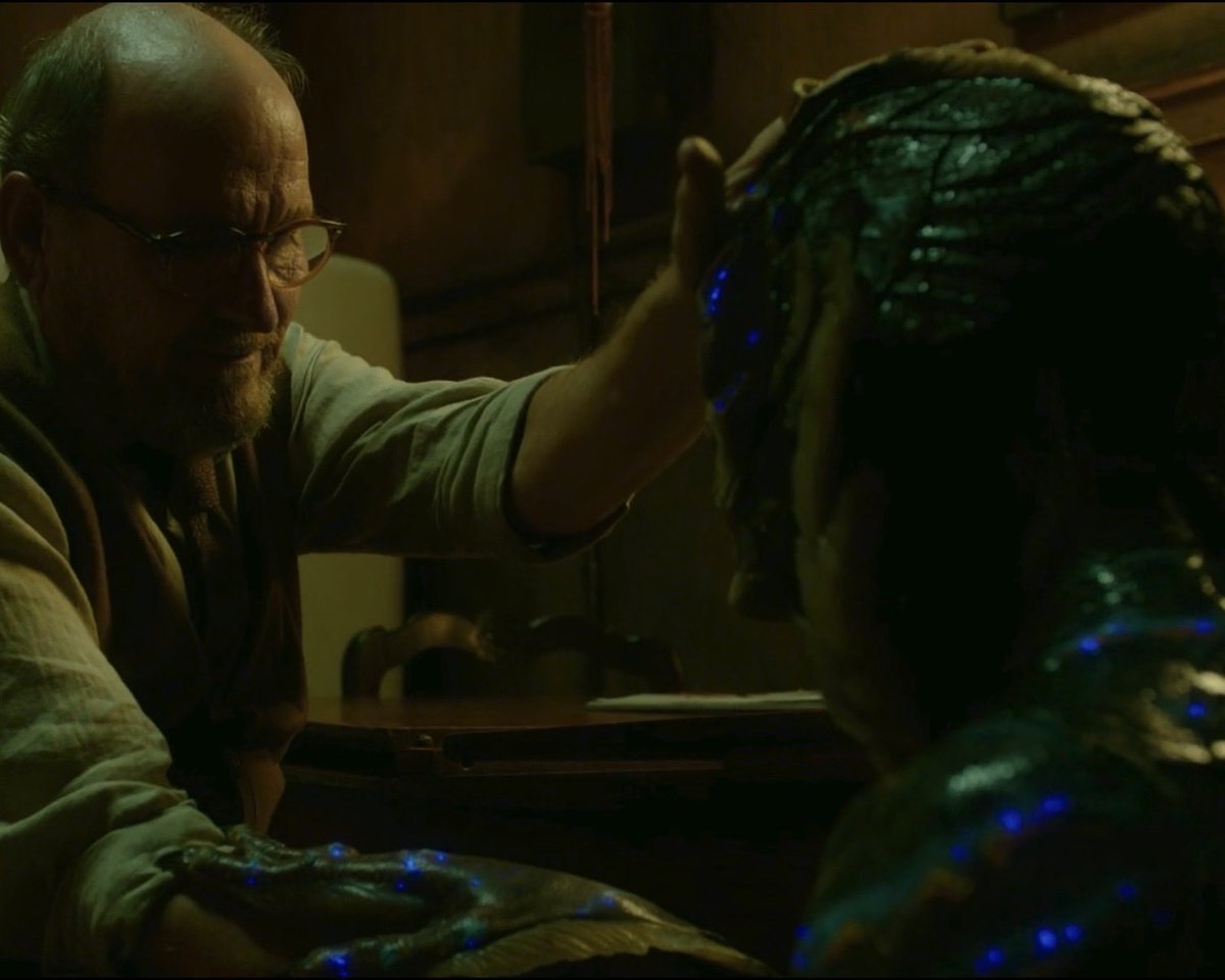 chimiquili's tweet photo. Guillermo del Toro loves doing the head pat gesture 🥹🤍
#guillermodeltoro #frankenstein #shapeofwater #film https://t.co/XUmQwPos5Q