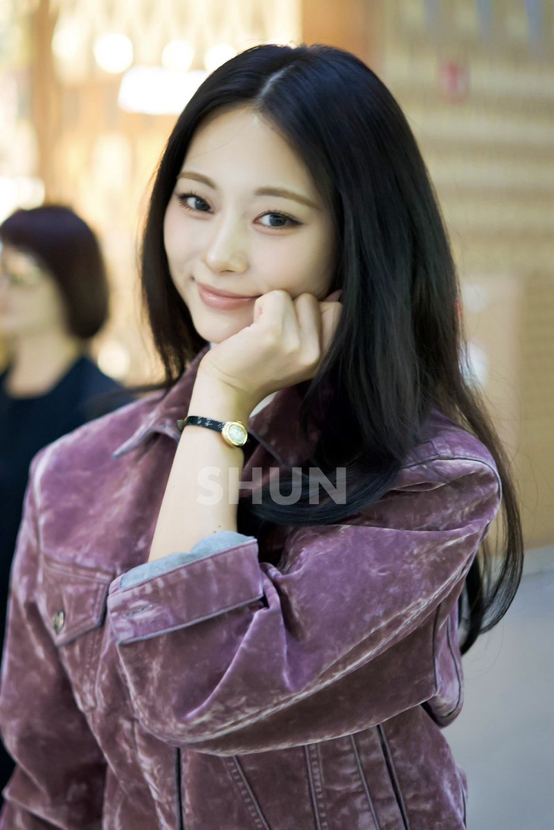 thinkaboutshun's tweet photo. 261007

🥰💙

#TWICE #트와이스 #トゥワイス 
#TZUYU #쯔위 #子瑜 #ツウィ https://t.co/PaAklxVAJO
