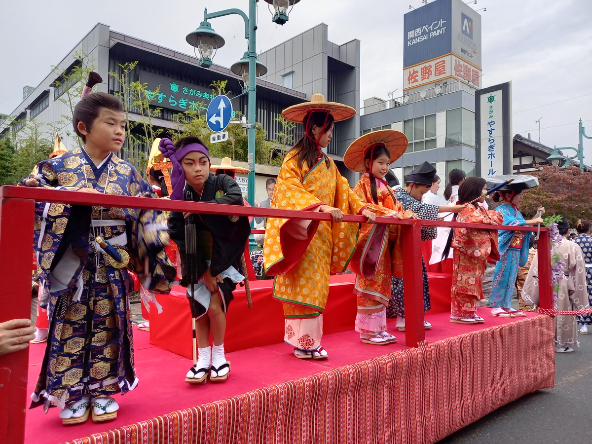 iwatsuki_doll's tweet photo. 2026人形のまち岩槻まつり
子どもさんたちのかわいいこと！  岩槻まつり50周年だったので、今年はいつもの倍、募集しました。

#2026岩槻まつり #人形のまち岩槻 #仮装パレード #ジャンボ雛段 #コスプレ #岩槻人形協同組合 https://t.co/efnBXlYUzn