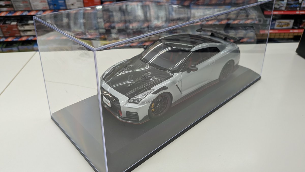 tammatsuyama's tweet photo. 【ミニカー】久しぶりの再入荷！！
完売しておりました【AUTOart】の1/18用ディスプレイケースが再入荷しました！
ぜひ！1/18ミニカーとご一緒にお求めください♪

1/18だけでなく1/64等を飾ってみるのもGOOD！

＃タムタム松山店　＃タムタム創業50周年　＃ミニカー　＃AUTOart　＃ディスプレイケース https://t.co/w8E9461Zs9