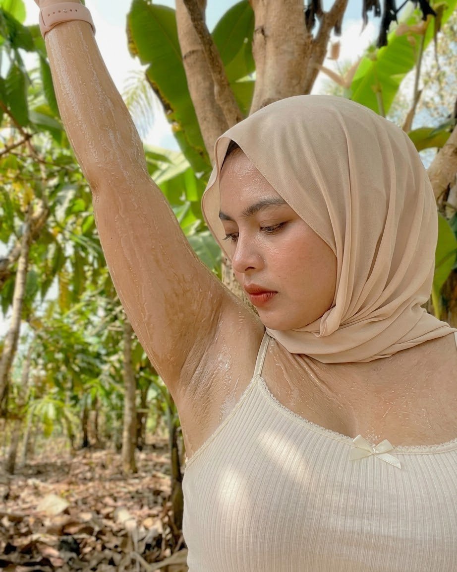 silvaXkiingTwo's tweet photo. Asupan pagi ketiak bbw untuk lengkap nya bisa di tele 
https://t.co/kDaVeIJ4zZ

#ketiak
#kilikili
#Armpit https://t.co/Y4NpfMG6o4