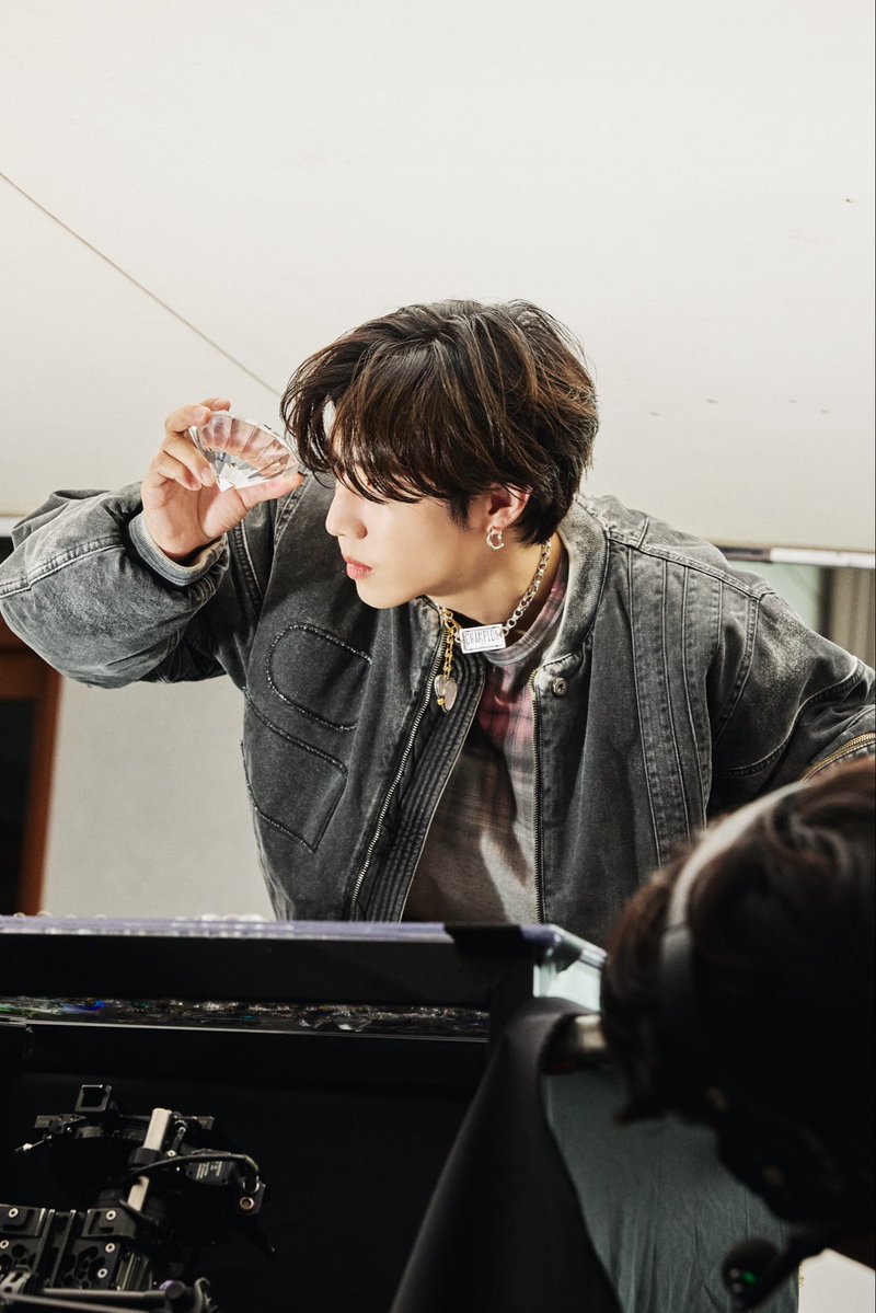 DNAmngmnt's tweet photo. NIGHTLIGHT feat. MILLI
MV behind-the-scenes

🎞️

#NIGHTLIGHT #MarkTuan #段宜恩 #마크 https://t.co/lyud8cu1uX