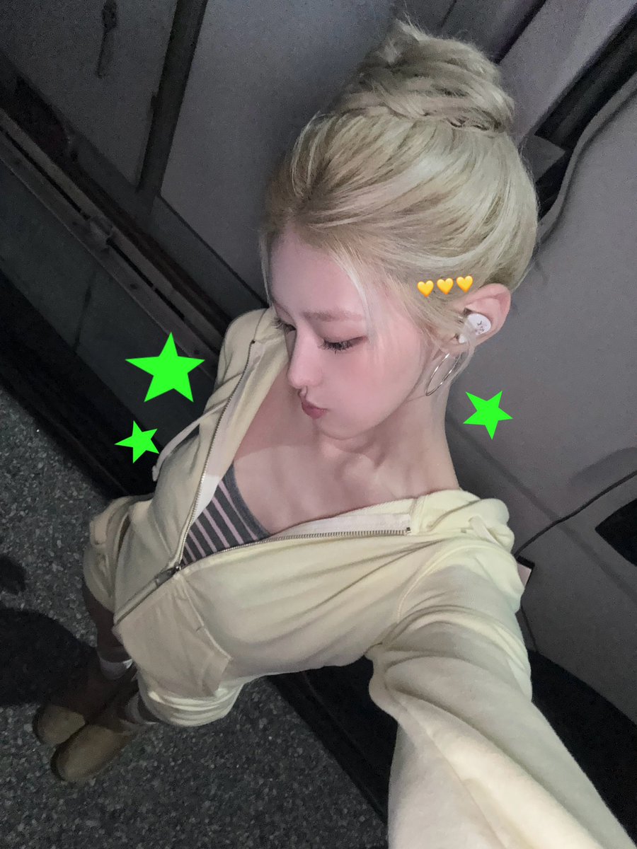 luv525z's tweet photo. 🍋💛 https://t.co/RRhBVKIZ6t