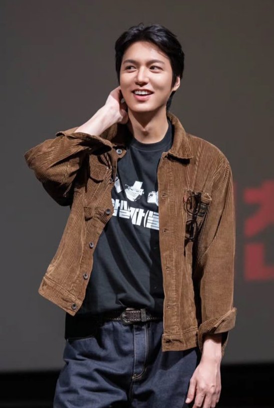 MsCeciliaDuruin's tweet photo. Cuteness overload 🥰😍 
Be calm and firm..we trust you always,take it easy oppa and take care of your body and mind.We got your back #AlwaysWithLeeMinho @ActorLeeMinHo
#TeamAssassin(s) 💪🙏#minoZestkie https://t.co/X4R28zBbJu