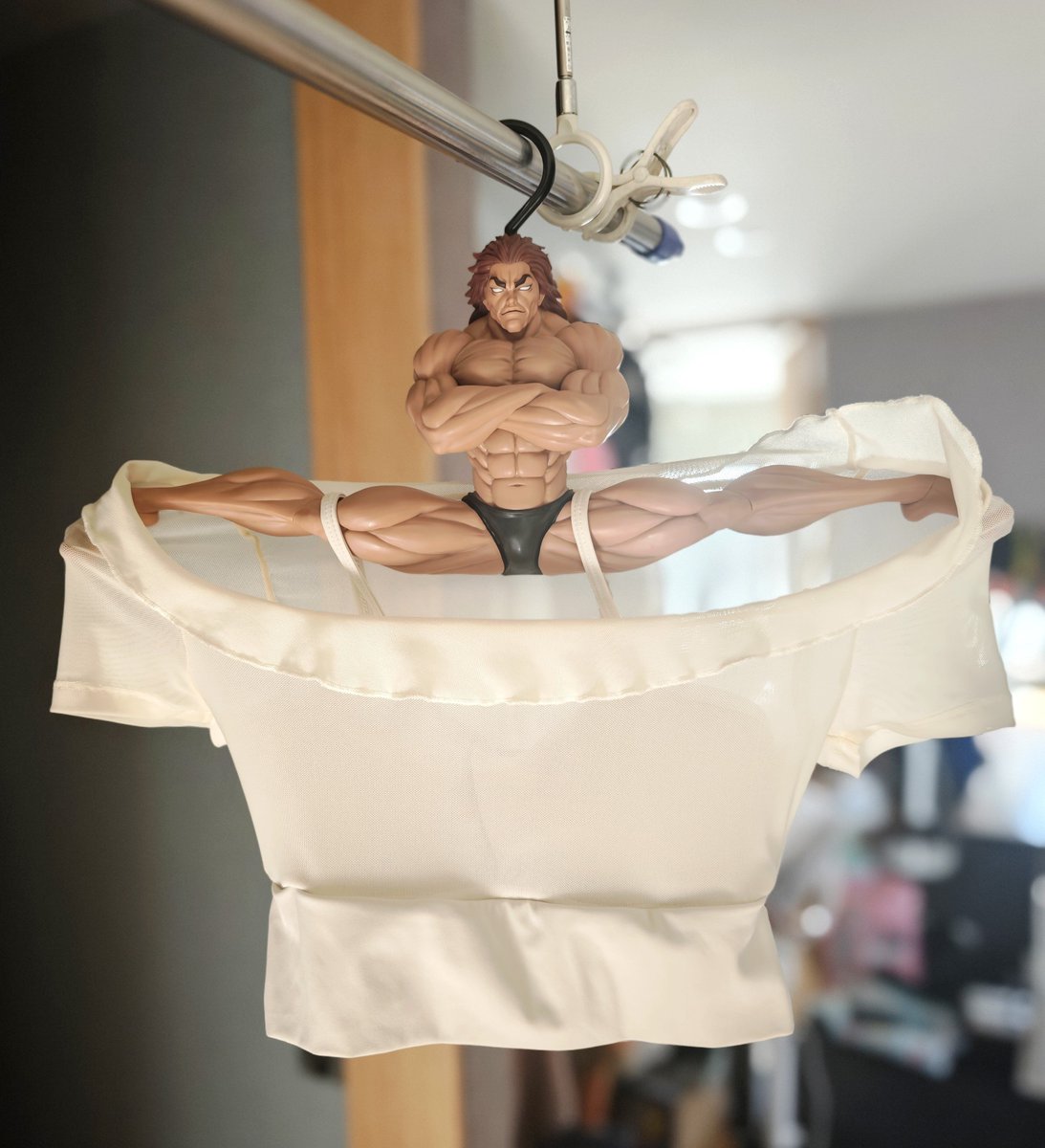 OnigiriEn_'s tweet photo. LMAOOOO y'all like my new hanger? 💀 https://t.co/rIEHs6S7Zi