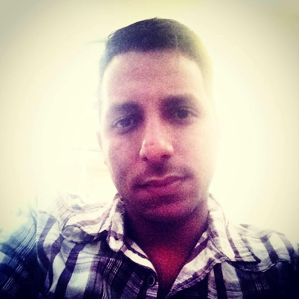 Dsklander's tweet photo. @ArielipilloPlus @DAVIDNI61787325 @ArielipilloPlus
Cuando eres feo de nacimiento ninguna foto te favorece.
Parece que tus papás te hicieron con odio TAPIR.
Y aparte ser Cubano no te aporta. https://t.co/gcjjnAv16Z