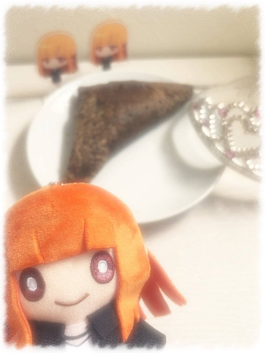 ruru_1718_'s tweet photo. えとちゃん、お誕生日おめでとう🍫
今日お誕生日のえとちゃんと一緒に三角チョコパイを食べたよ〜🧡
今年もチョコレートいっぱい食べて、元気なえとちゃんでいてね😖💞
大好きだよ🫶🏻💘
えとちゃんにとって素敵な一年になりますように🍀

#えとちゃん生誕祭2026
#えとちゃん誕生祭2026
#からぴち https://t.co/tGms9ZWMb9