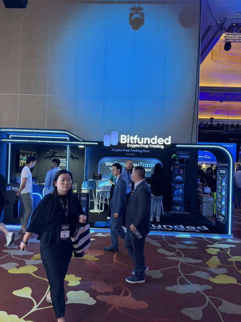 bitfunded's tweet photo. GM GM 🇸🇬 https://t.co/Pm2UXhoqEL