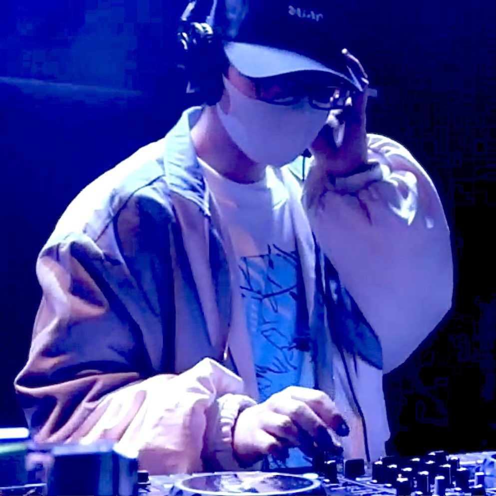kuramu_0197's tweet photo. 【DJ GUSET紹介】
DJ okomoji(@Kuzu2480 )

いいかんじのおとをいいかんじに流すDJ
サブカル音楽やダンスミュージック、Vtuber楽曲を幅広く扱う
にじホロはもちろんちょっと昔の個人勢など絶対に刺さる曲がある‼️
個人的に🦀🐢とか聞けたらとっても嬉しい気持ち‼️
#V_update広島 https://t.co/ChfjDYhDzU