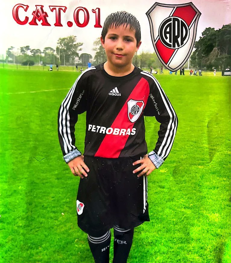 Gaabanaa's tweet photo. Al que viste llorar  // el nene que en realidad estaba llorando https://t.co/s8EWe6tTNE