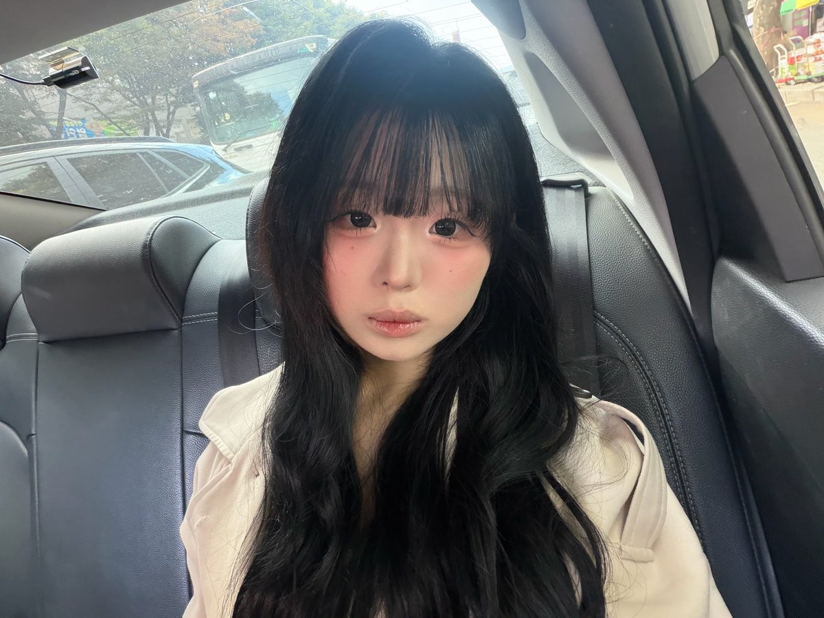 woe1nee's tweet photo. 트렌치코트개시햇다 . . /// https://t.co/k5mplMkUDu