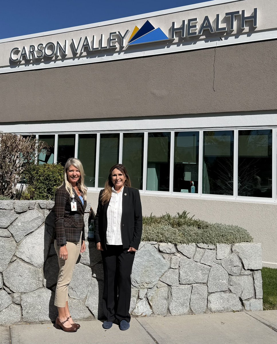 VictoriaDseaman's tweet photo. Great to join the Executive Team at @CVHealthNV for a roundtable and tour! We discussed important initiatives, including The Make Hospital Food Healthier Pledge, which encourages hospitals to put nutrition at the center of patient care.
Thank you to Carson Valley Health for partnering to advance healthier communities and better care, close to home. @hhsgov