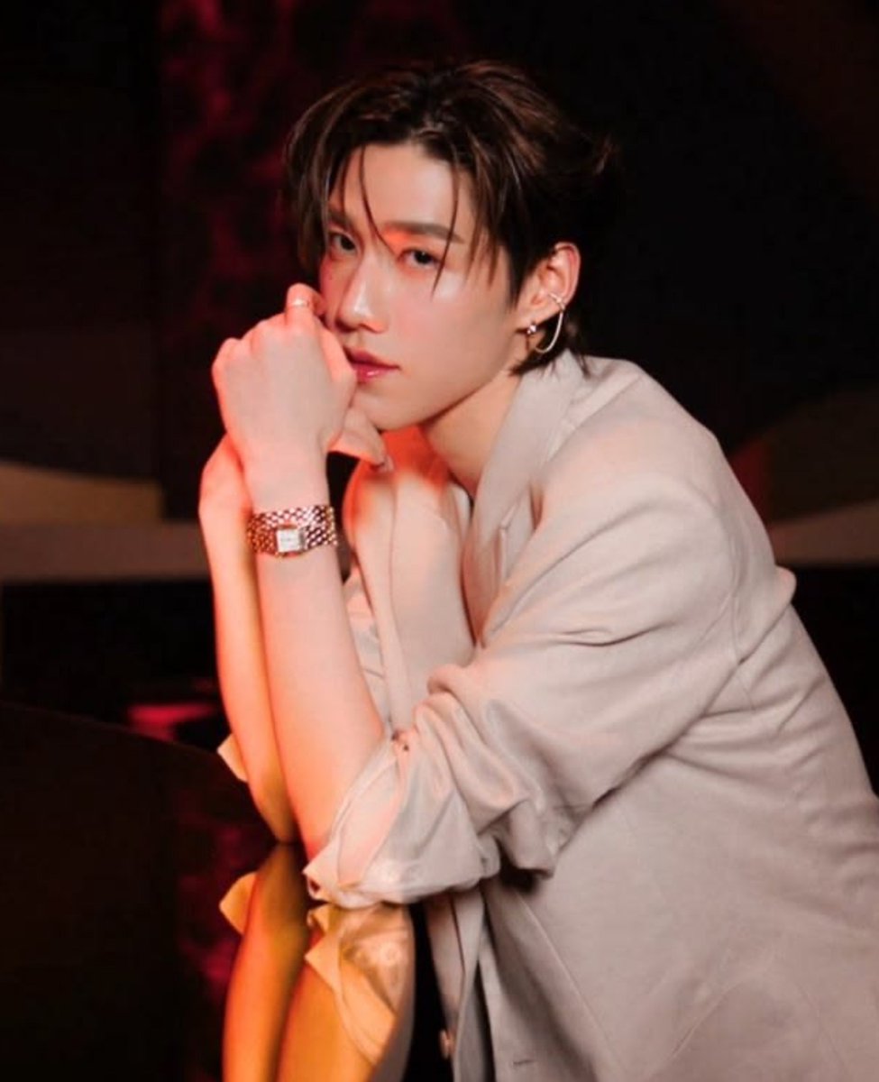 bk178cm's tweet photo. พล็อตพระเอกเลวๆมาได้เลย https://t.co/l2V5tlzeK2