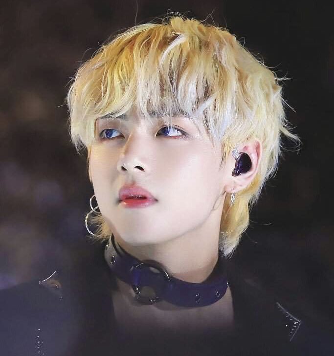 thvaesthetics's tweet photo. Mullet Taehyung 🫶 https://t.co/u8MFKM7Ryf