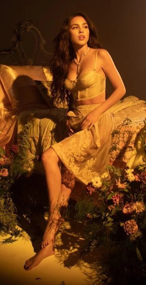 oliviaaddiction's tweet photo. this shoot was absolutely gorgeous https://t.co/pCKl2c70c9