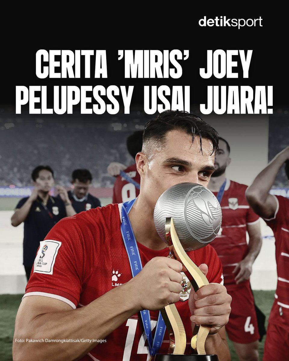detiksport's tweet photo. Joey Pelupessy mengungkap cerita 'miris' usai membawa Indonesia menjuarai FIFA ASEAN Cup 2026 dengan mengalahkan Thailand 🏆🇮🇩

Gelandang 33 tahun itu tak bisa lama-lama merayakan gelar karena harus langsung ke bandara mengejar pesawat! 🥲

Juara dulu, kejar pesawat kemudian! 🛫

#TimnasIndonesia #JoeyPelupessy #detiksport