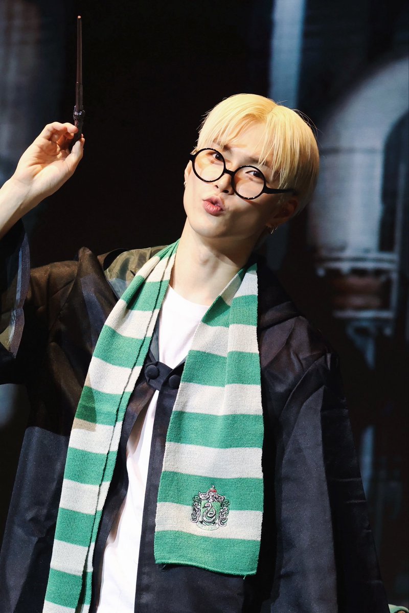 XH_AUBE's tweet photo. 난 이거 두개 픽 부산공팬 사진은 걍 다 좋음 https://t.co/CrkUOdv6xk