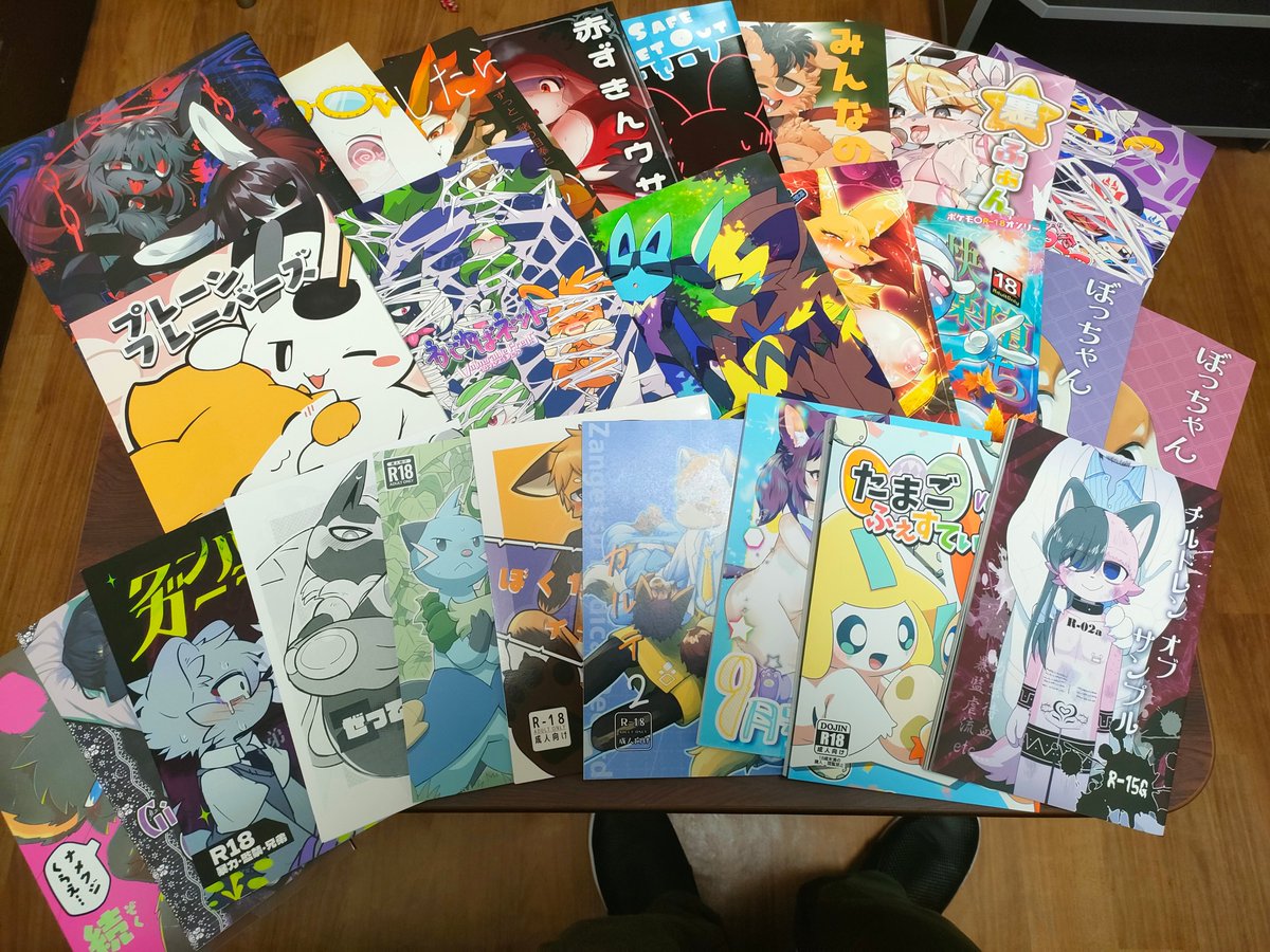 alptonaglesko's tweet photo. 今更ながらけもケット17戦利品
買いすぎたかも https://t.co/H6Uw9K42jo