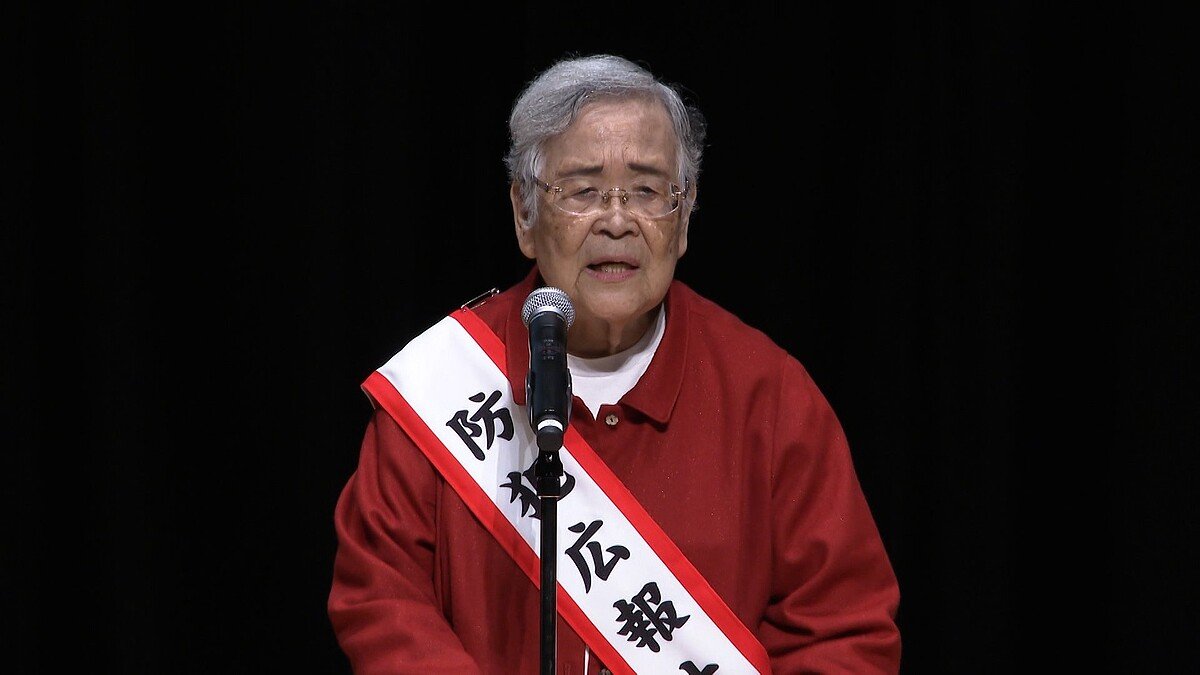 livedoornews's tweet photo. 【史上最高齢】吉本芸人の「おばあちゃん」が訴え 高齢者らへ「詐欺に注意」
https://t.co/qupfGUiqZ0

吉本芸人の中で、史上最高齢デビューとなった「おばあちゃん（79）」が警視庁のイベントに登場。集まった高齢者らに向けて、「警察官を名乗る詐欺にはだまされないように」と注意を呼びかけた。 https://t.co/t2pg223jTF