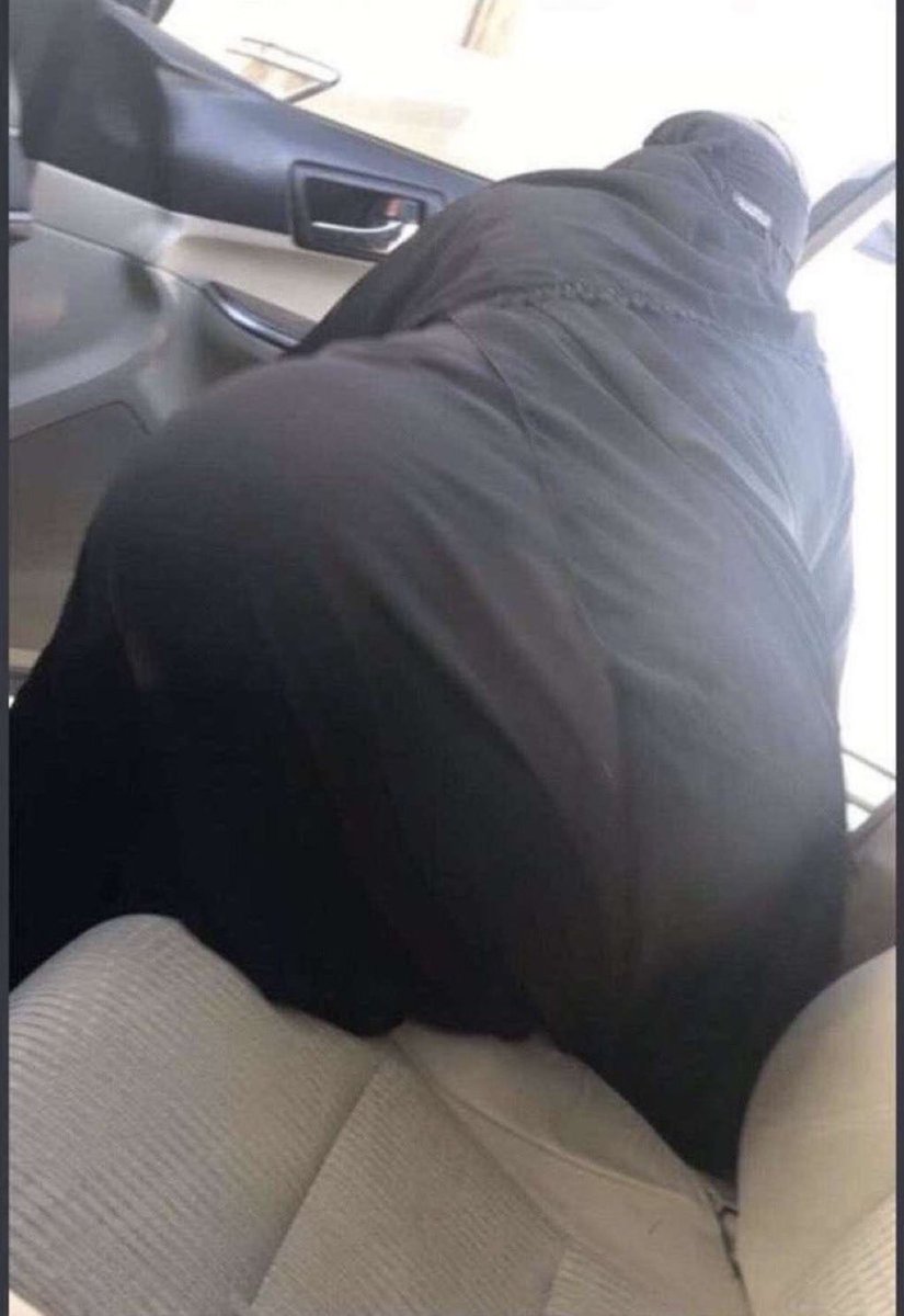ghiili11's tweet photo. ابي وحده كبيره تكون امي البدويه سيناررريو https://t.co/AqEBYXAE4m