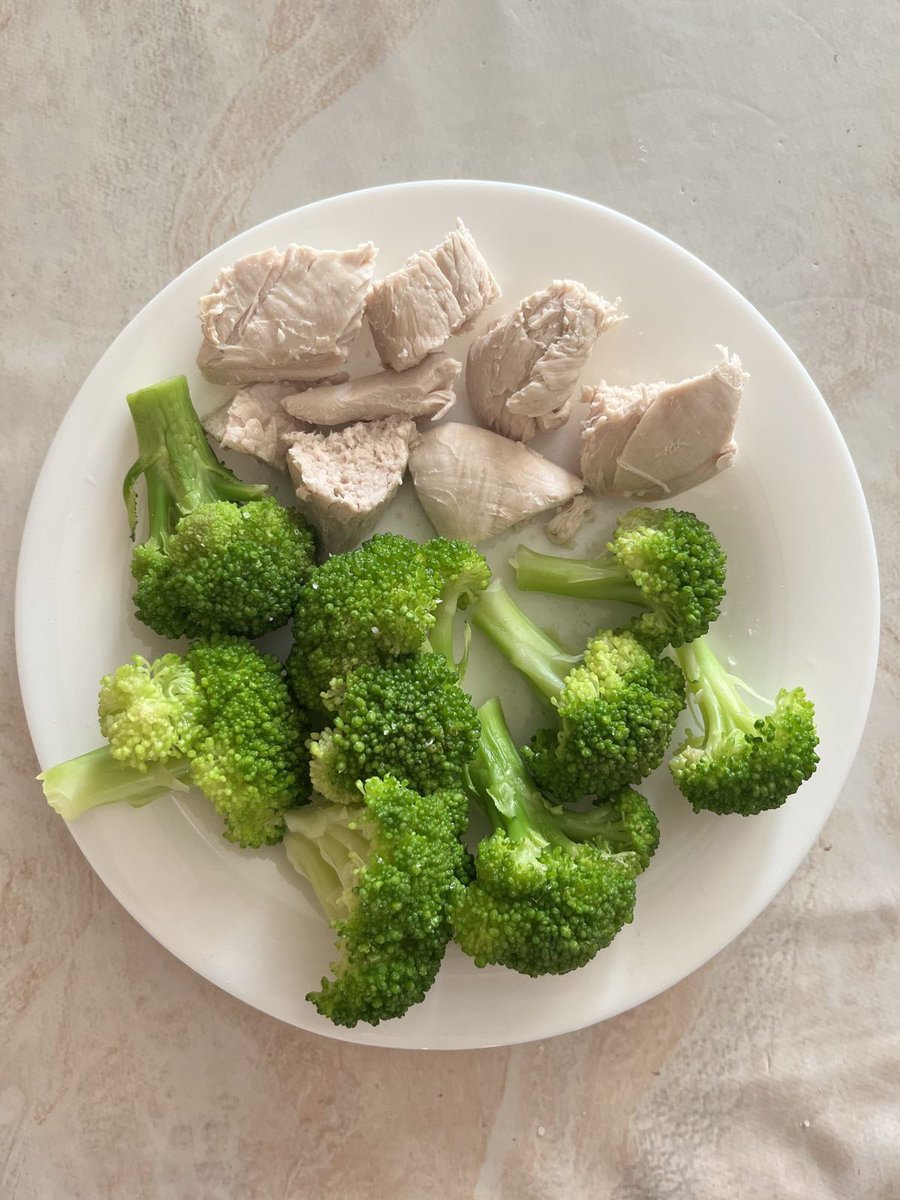 evvivay's tweet photo. How does Pinterest plan ur meals?

Ok my pinterest is so triggering what the hell

My breakfast
My lunch
My dinner
My dessert https://t.co/VTugyaWlkN