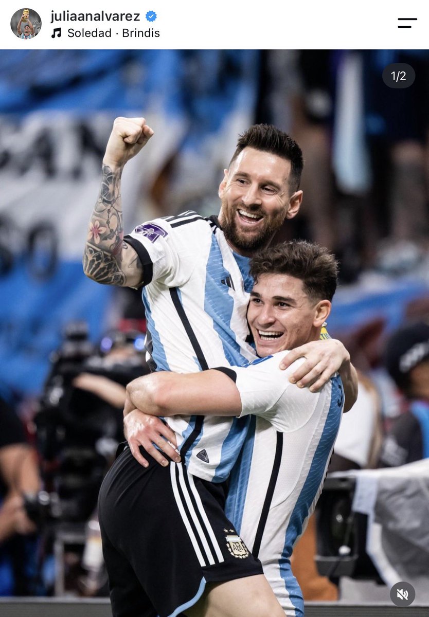 AlbicelesteTalk's tweet photo. 🚨📲 Julián Álvarez on IG: "What a privilege it was to share the pitch and so many moments with you.

"First, I admired you as a kid, like millions of Argentines who grew up dreaming of becoming footballers because of you. Then I was lucky enough to meet you, become your teammate, and experience things I will never forget.

"Thank you for everything you gave us, for representing our country the way you did, and for leaving us a legacy that goes far beyond football.

"We’re going to miss you so much in the sky blue and white.

"For me, you will always be the greatest. THANK YOU SO MUCH, LEO." 🤍
