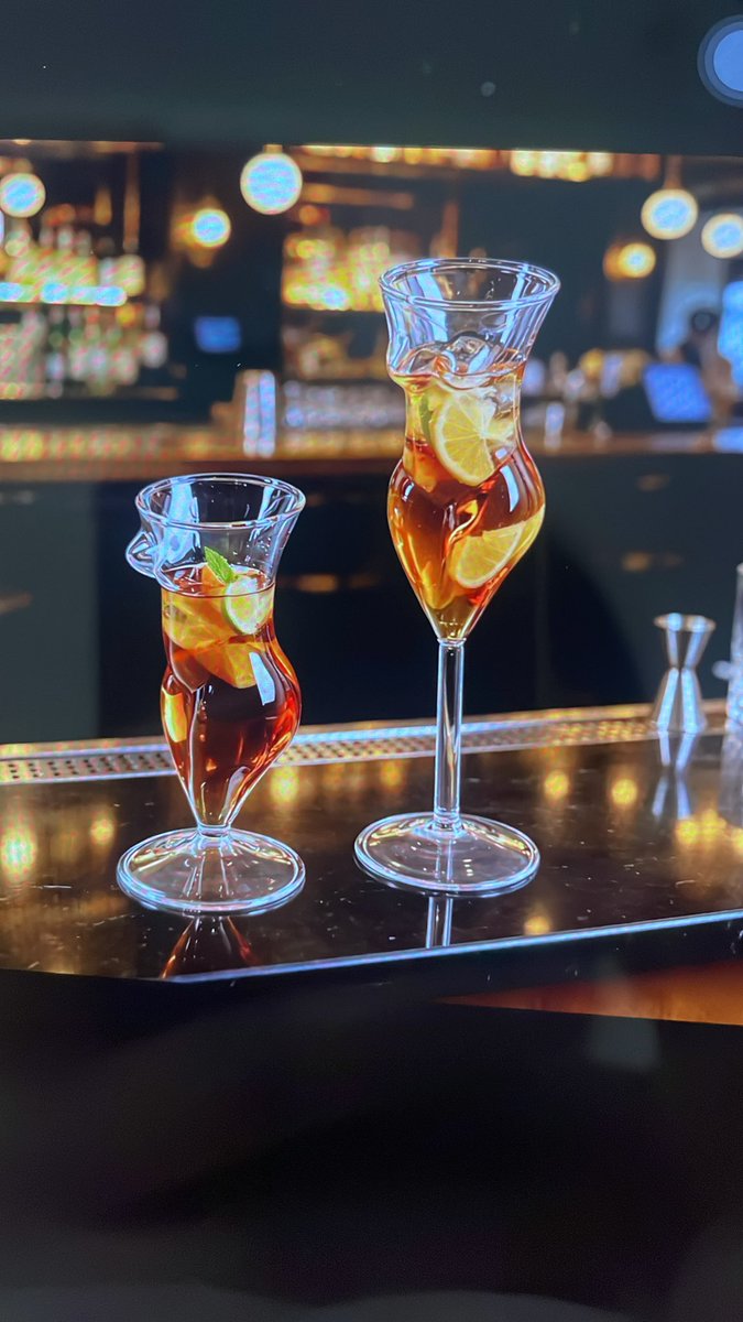 YunYanGlass's tweet photo. Looking for distinctive glassware to stand out in the market? 🧐
Check out our latest sculptural beverage glasses! Designed to impress, these pieces are perfect for premium beverages, from craft cocktails to artisanal juices.✨👇#OEM #B2B #glassware #wholesale #glassmanufacturer https://t.co/QuzsgD4b7c