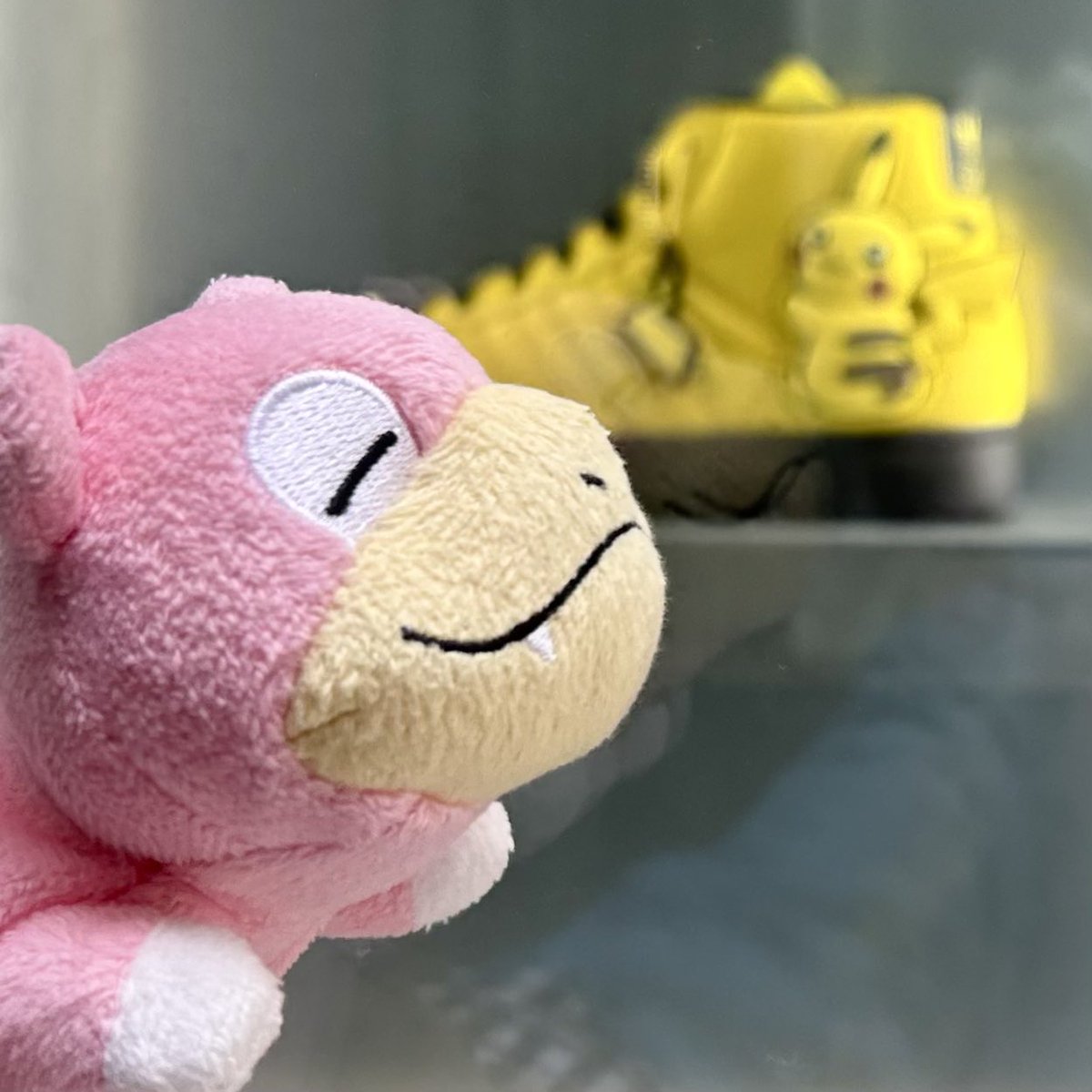 magicalhappy's tweet photo. 🌈 #ピカチュウスニーカー 
見つけたやぁん😆⚡️
きのうの #表参道 #adidas
#ヤドン #slowpoke https://t.co/yTAcC1HdzL