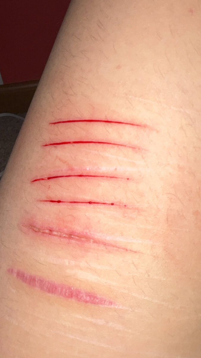 GabeItchhrhbr's tweet photo. baby styros because my other one was deep and i need a break 😩 (⚠️ ALL FAKE!! MAKEUP SFX. block, don’t report ⚠️) https://t.co/1fGesf6iWX