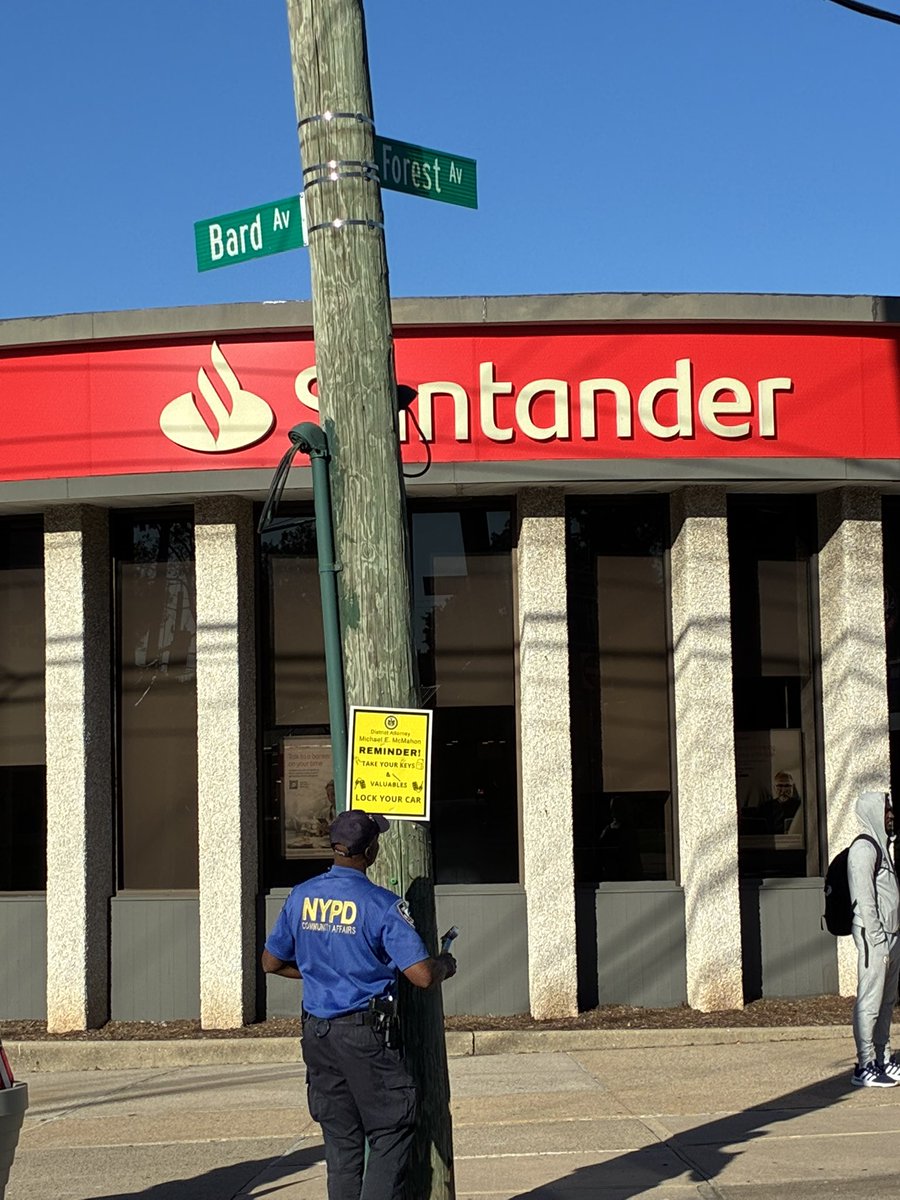 NYPD120Pct's tweet photo. Our Community Affairs Officers were out along  the Bard &amp; Forest Ave corridor reminding the community to LOCK THEIR CAR DOORS &amp; REMOVE ALL VALUABLES! 🔐🚗
Take your keys, secure your vehicle, and don’t leave valuables inside. Let’s work together to help keep our community safe. https://t.co/m2K4iOZgRU