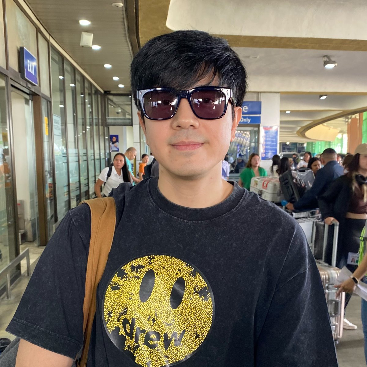 sheilfree's tweet photo. Have a safe trip, Kuya @mepauloavelino! Congratulations on receiving the Outstanding Asian Star award at the Seoul International Drama Awards! https://t.co/zOpyYRY9dh