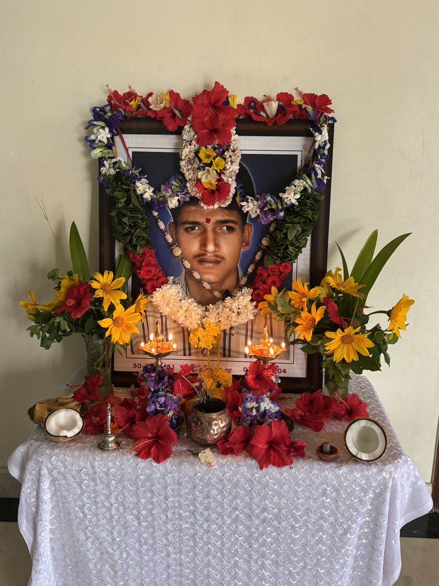 NagarajaReddyS's tweet photo. Remembering my dear brother Kiran on his 22nd Death Anniversary 💕 https://t.co/VYMTuMy4bN