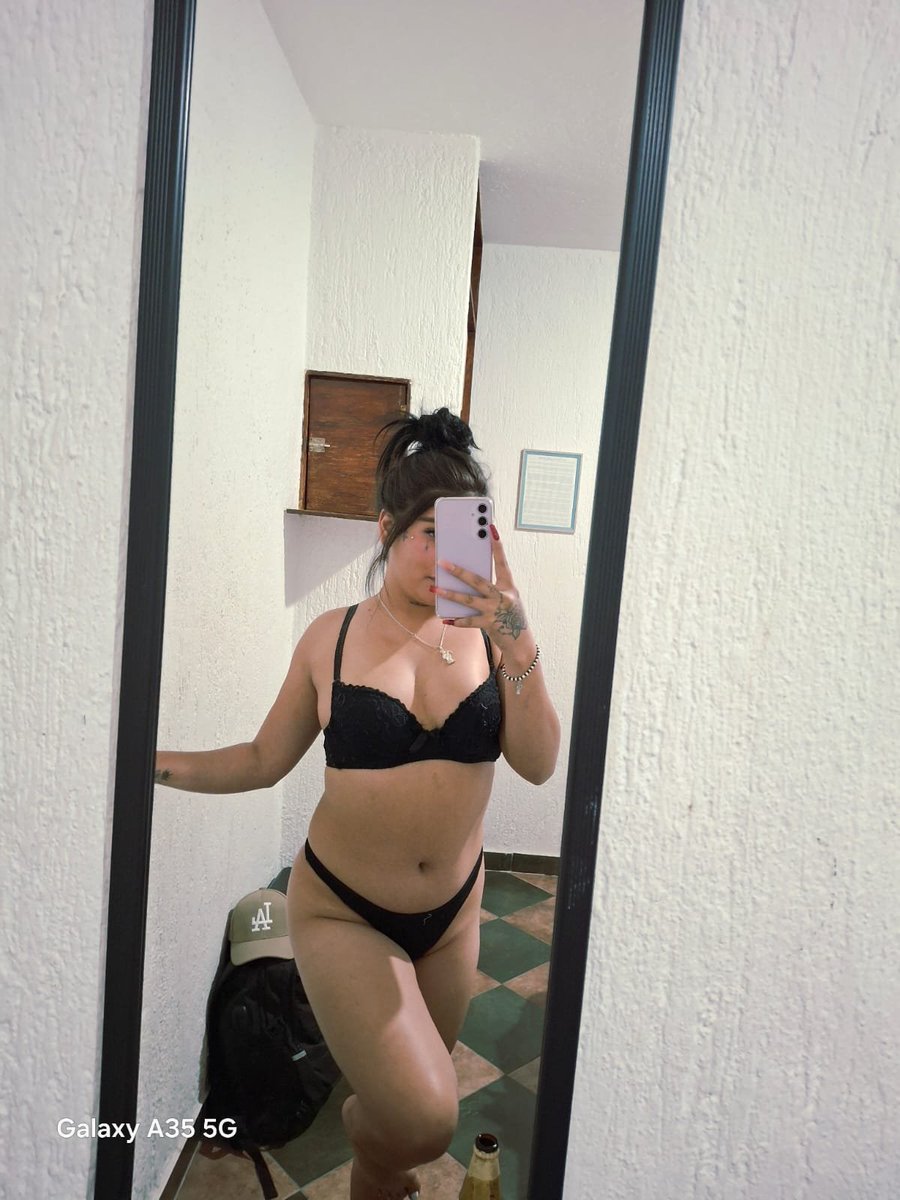 Taniat4cez's tweet photo. Mañana estaré sola, quien me hace compañía.🔥😍 https://t.co/Y4ucUX6x6D