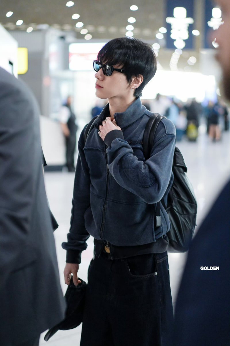 tatta1412's tweet photo. น่ารัก 🤏🏻                        เท่ๆกึงๆ 😎

TEN AT SAINT LAURENT SUMMER27   
#TENforYSLPFW27 
#SaintLaurentxTEN  #TEN https://t.co/8QMYUEZAAi