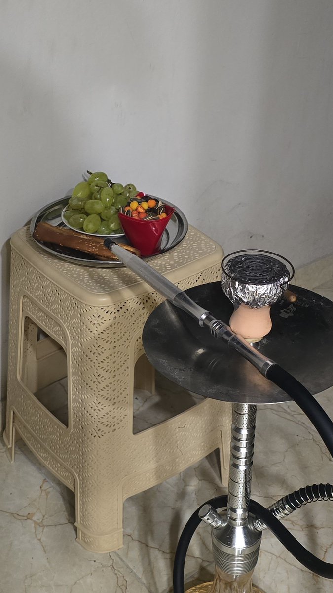 m55s_y's tweet photo. يما طلع الصبح و انا سارد على البرد و الشيشة و القهوة و اغنية ترف القلب يا جمال الشتاء بسس ❤️‍🔥😪
#خليجي٢٧ 
#الشتاء https://t.co/p7wqmaVFJm
