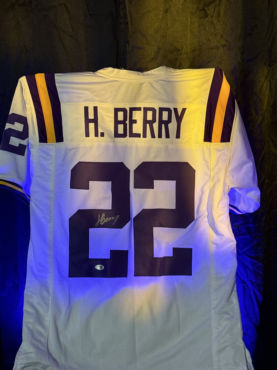 WalkItOffTalk's tweet photo. 🚨🚨 PICK TO CLICK 🚨🚨
🏈 Autographed Harlem Berry Jersey 🏈

- Comment who scores first TD
- Repost this post
- Follow this page

You have until Kickoff against Kentucky!

Good luck, God Bless! https://t.co/N2HsjvDR0B