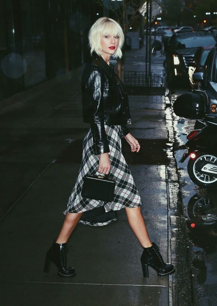 livenderhaze's tweet photo. She looked like a biker babe https://t.co/QX1AXhaYDj