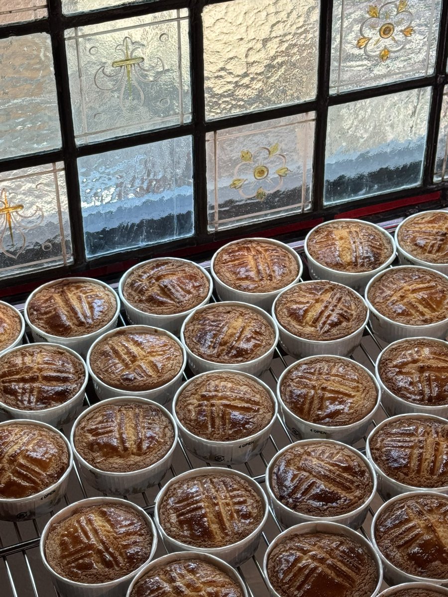 cake_mikado's tweet photo. 【営業案内】
10/7(水)  9:30〜18:30
10/8(木)  店休日
10/9(金)  9:30〜18:30🍞
10/10(土)  9:30〜17:00
10/11(日)  店休日
10/12(月)  店休日
10/13(火)  9:30〜18:30
10/14(水)  9:30〜18:30
10/15(木)  店休日
10/16(金)  9:30〜18:30
10/17(土)  9:30〜17:00🍞 https://t.co/yZdB3Ov3jw