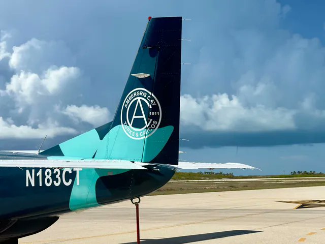 ICWR's tweet photo. ICWR observer pilot David Benna spotted this waterspout today (October 6) off of Big Ambergris Cay, Turks and Caicos. Send us your reports! https://t.co/D5mEYAdYed https://t.co/wfGs4z7kKY