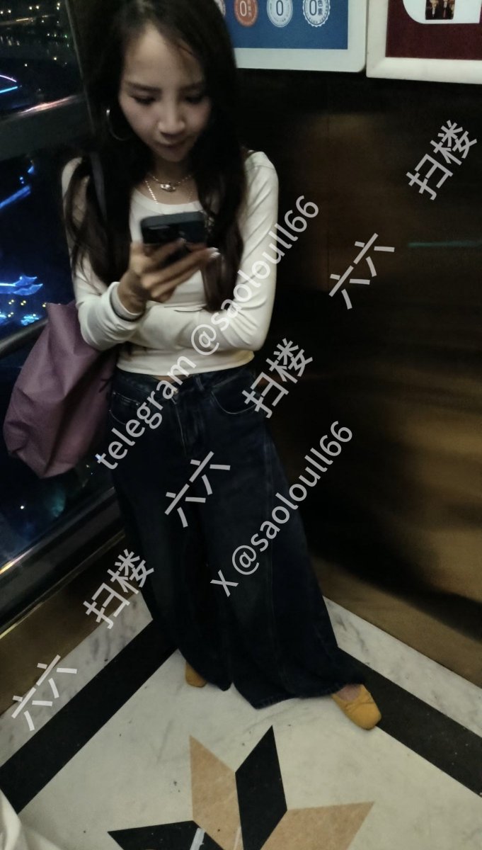 saolou999's tweet photo. 这个人妻太漂亮了，个子不高鞋子都很小巧，太爽了，小鞋子套在鸡巴上太满足了，全射在里面超级爽啊！

无码版来主页预览群看👀
完整主页预览群自助进🔥

#扫楼 
#打胶 
#恋物
#恋足 
#原味 
#恋物癖 
#扫楼打胶 https://t.co/BkEC8itL3I