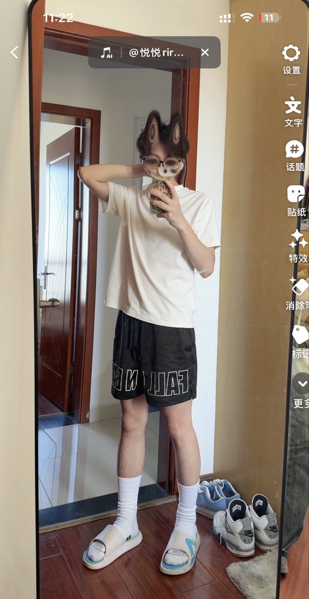 lbxxzzj's tweet photo. 长沙你咋又升温了，好热🫠  #白袜 #side https://t.co/JJLKtBttqI