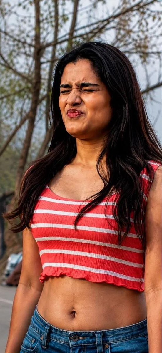 Sanjana1f's tweet photo. Varsha dsouza 🫦 with Sugar Daddy.. (Part 2)
Varsha fingers tho cream teeskuni MLA madda antha thick ga rasindi. Cream hot surface vanti meedha karigi, slow ga face meeda drops ga paduthunnayi. Varsha tongue bayataki teesi, aa drops ni lick chesi, MLA ni chusthundi kallu paiki https://t.co/Sv1JJsgTwF