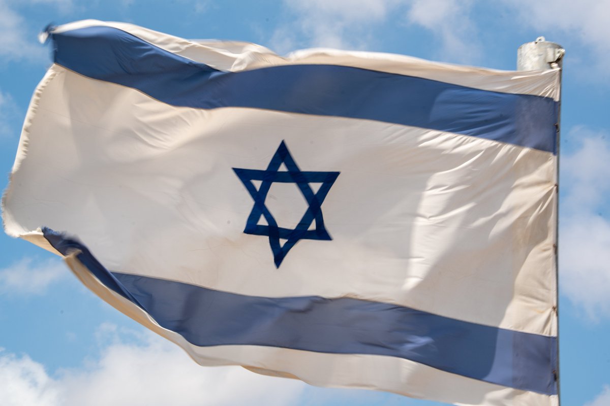 Alon_David_'s tweet photo. Wir werden die Gräueltaten dieses Tages niemals vergessen.

Am 7. Oktober 2023 um 6:29 Uhr begann der Hamas-Angriff auf Israel. Mehr als 1.200 Menschen wurden ermordet, über 4.800 verletzt und mehr als 250 Menschen als Geiseln nach Gaza verschleppt.

Drei Jahre später: Wir vergessen nicht. Wir vergeben nicht.