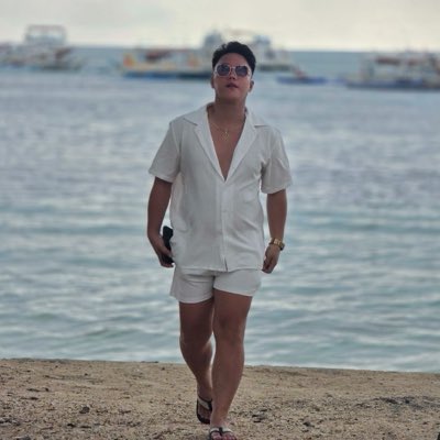 LabolaAlvin's tweet photo. #NewProfilePic https://t.co/godV9xMTV9