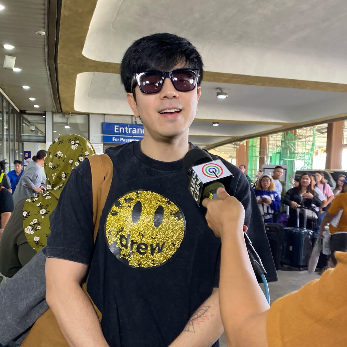 DreamscapePH's tweet photo. Off to Seoul!

Paulo Avelino is on his way to Korea to receive the Outstanding Asian Star award at the Seoul International Drama Awards.

Congratulations, Paulo! A well-deserved recognition. We’re proud of you! 🫰 https://t.co/PjlttLgCj7