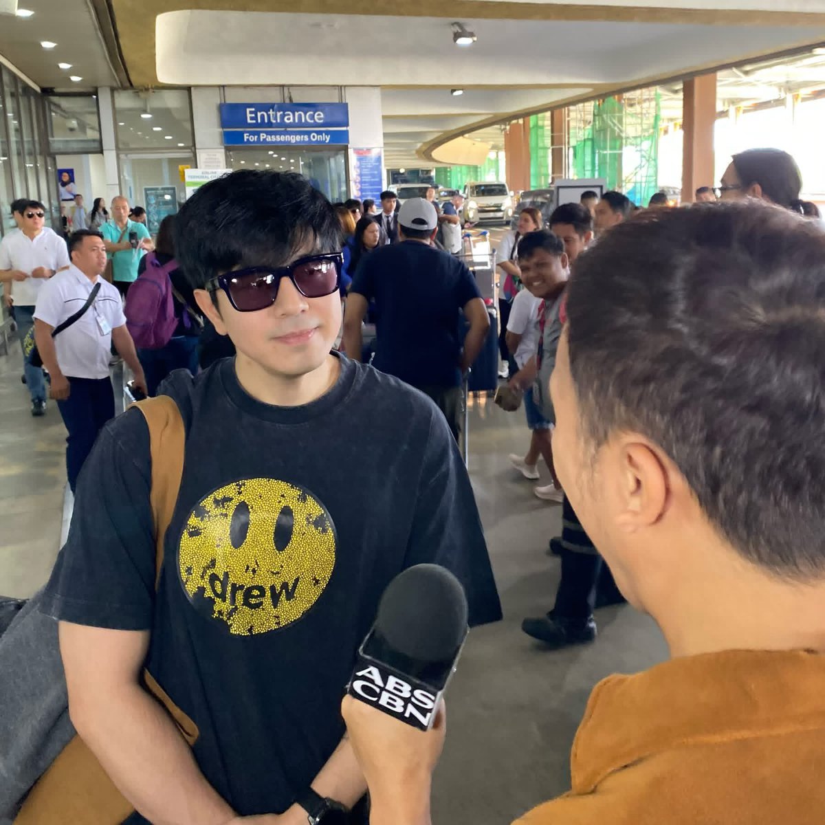 DreamscapePH's tweet photo. Off to Seoul!

Paulo Avelino is on his way to Korea to receive the Outstanding Asian Star award at the Seoul International Drama Awards.

Congratulations, Paulo! A well-deserved recognition. We’re proud of you! 🫰 https://t.co/PjlttLgCj7