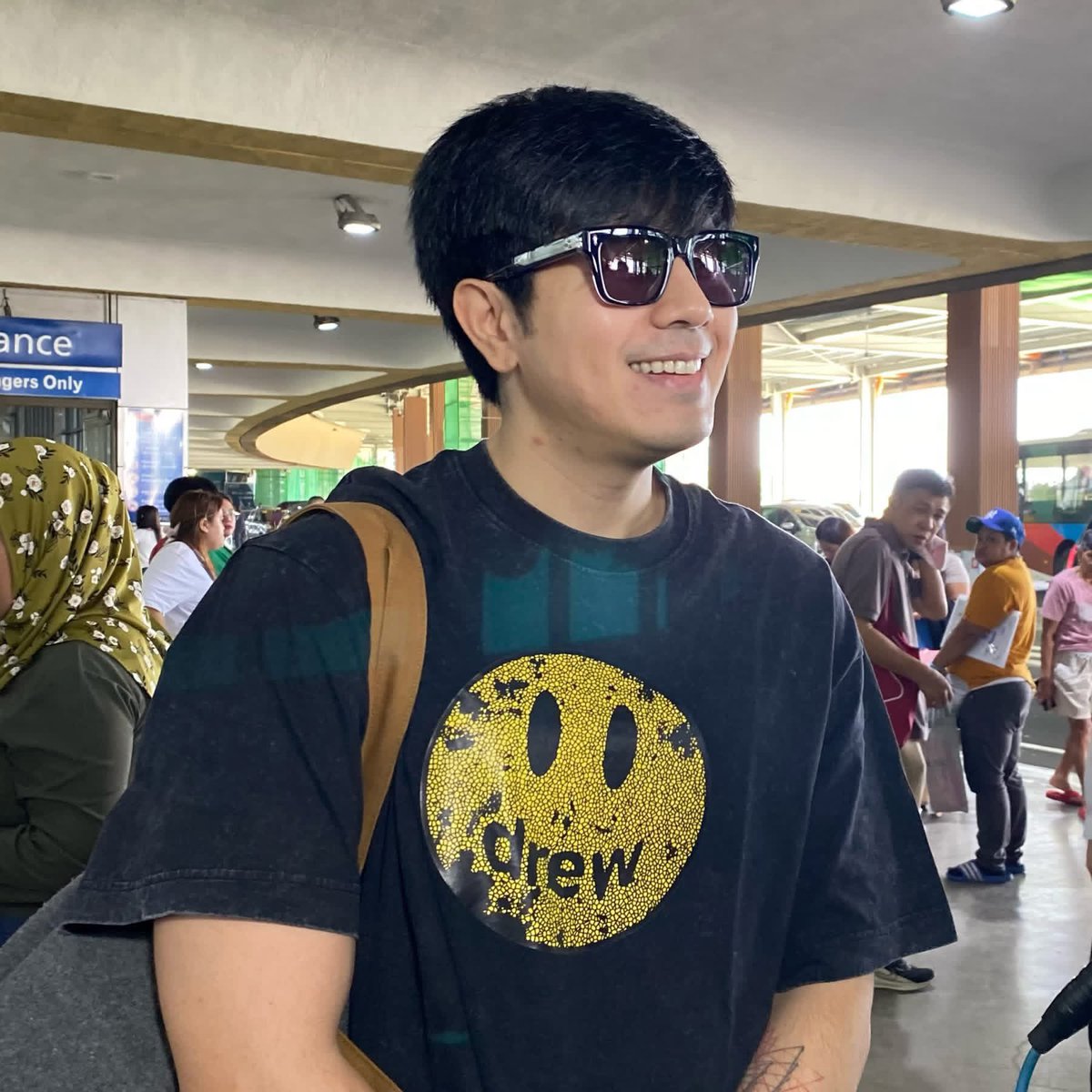 DreamscapePH's tweet photo. Off to Seoul!

Paulo Avelino is on his way to Korea to receive the Outstanding Asian Star award at the Seoul International Drama Awards.

Congratulations, Paulo! A well-deserved recognition. We’re proud of you! 🫰 https://t.co/PjlttLgCj7