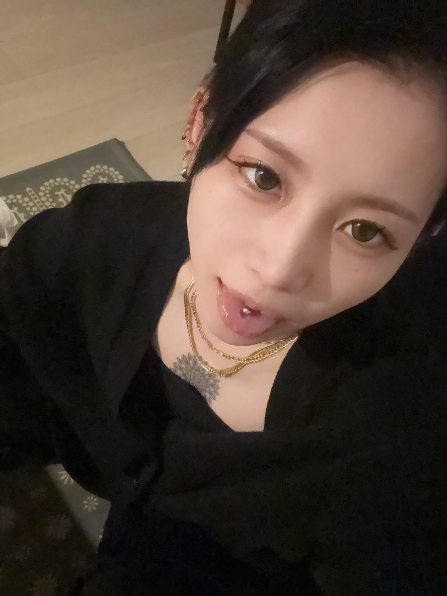 goldeniori's tweet photo. 改めて、とーけつ🧊から帰ってきました！
みんな、わたしのこと忘れた？ https://t.co/7aCiG8NBfS