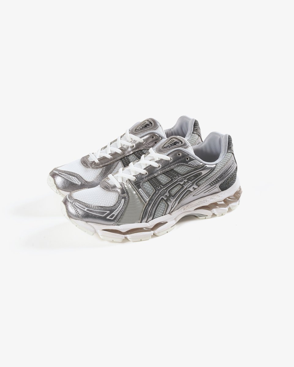 KicksLab_jp's tweet photo. 【 New Arrivals l 新入荷 】ASICSSPORTSTYLE l “GEL-KAYANO 12.1” White/Pure Silver Cocoa Powder/Rose Gold l Available on the October 8th in Store and Online Store. #KICKSLAB #キックスラボ

商品詳細はこちら▼
https://t.co/TH83etI36k https://t.co/4tuMY0AK9R