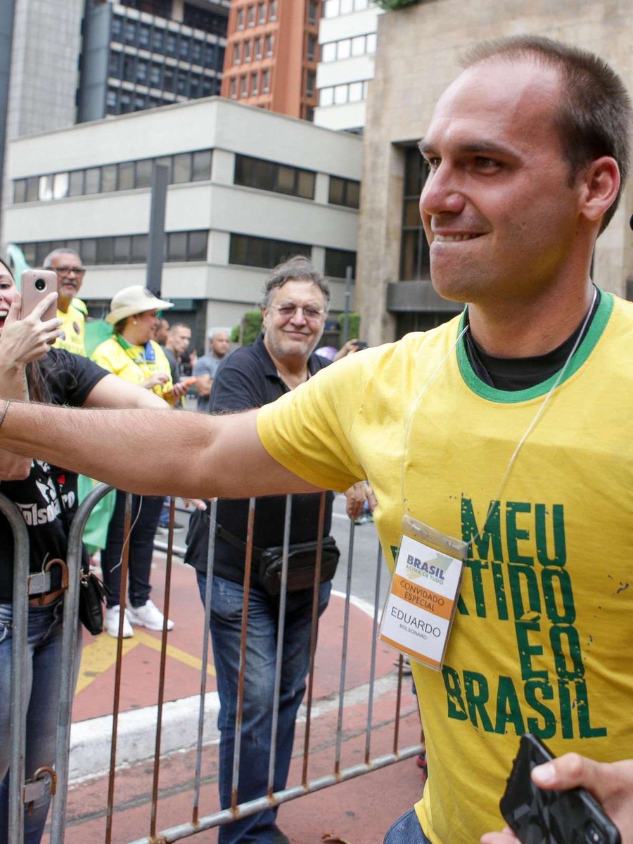 shaggy27k's tweet photo. E só aumenta os viadinhos esquerdista curtindo os post idolatrando macho de verdade kkk pode curtir carai tá seguro, mostra que tu é otario por conservador vai👏🏻🇧🇷 https://t.co/AwtizbtUOG